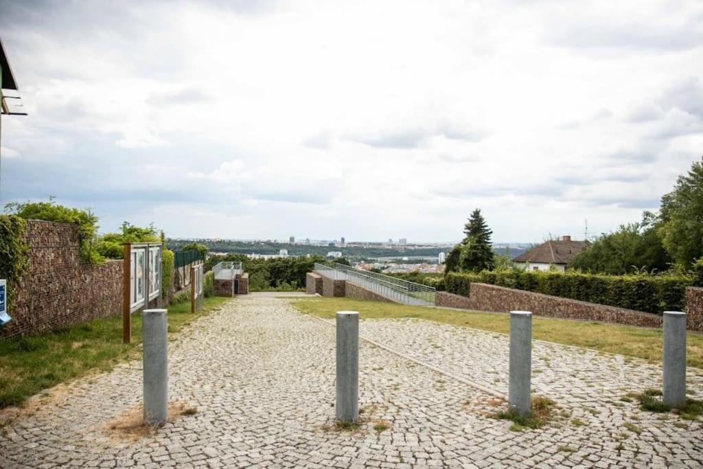Cozy Friendly Place With Free Parking Prag Exteriör bild