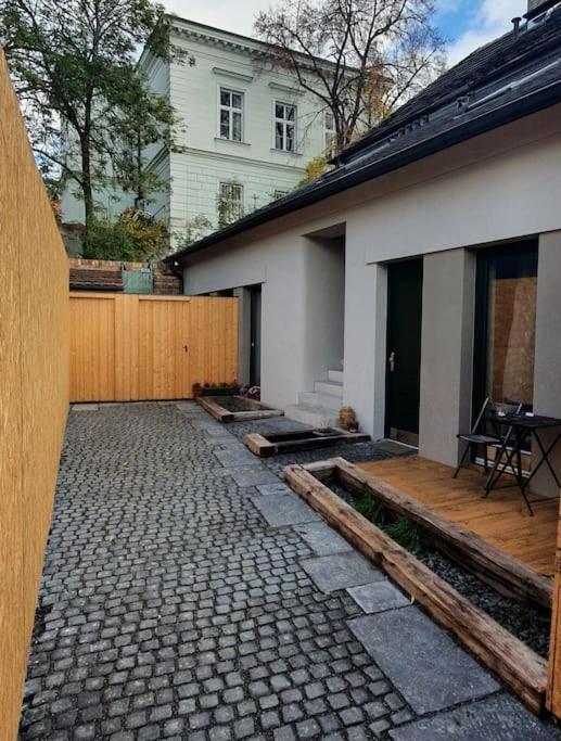 Cozy Friendly Place With Free Parking Prag Exteriör bild